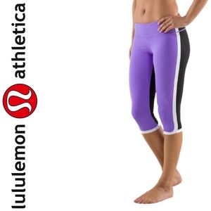 Lululemon Ignite Crop

Power Purple / Black / Whit